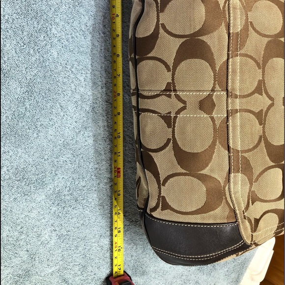 Coach purse large very gently loved rotating closet great deal❤️ - Picture 11 of 17